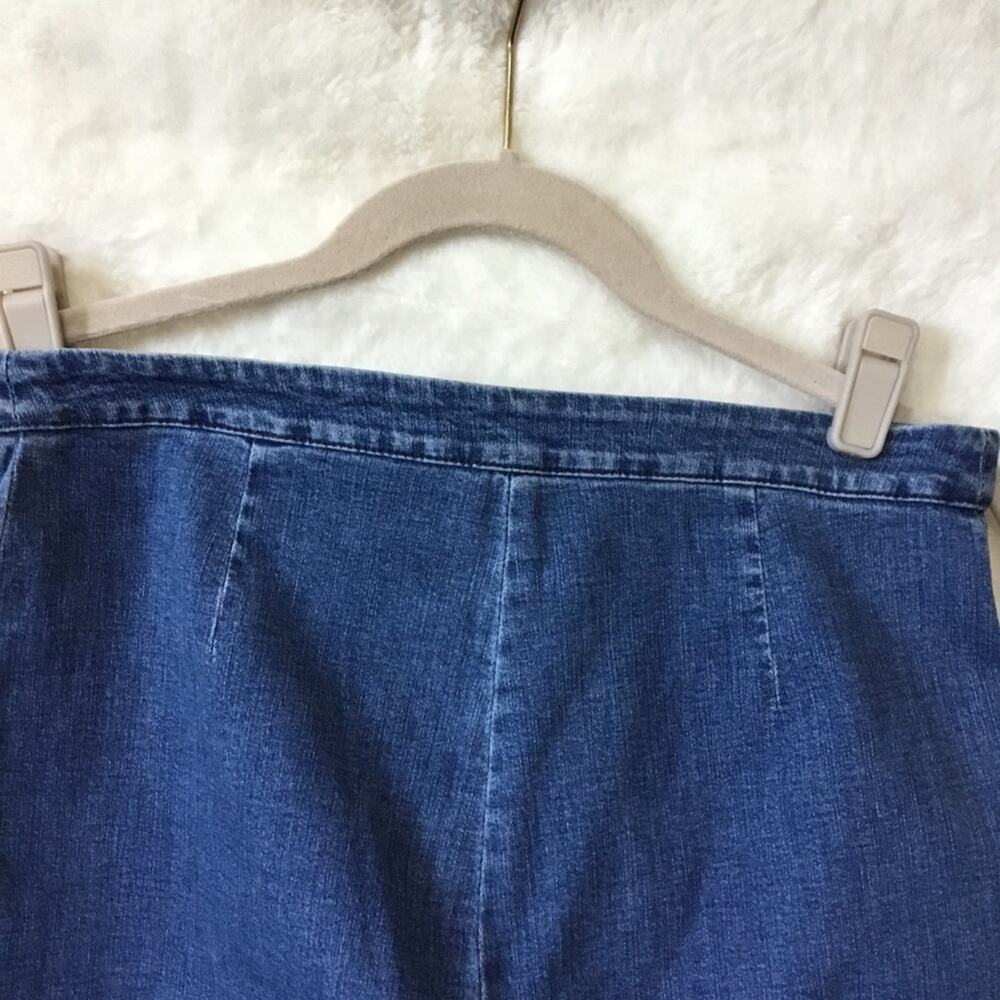 Iceberg Blue Capri Jeans - Picture 10 of 10